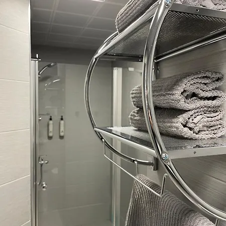 Royal Kate Included, 32nd Floor *