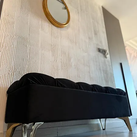 Royal Kate Included, 32nd Floor