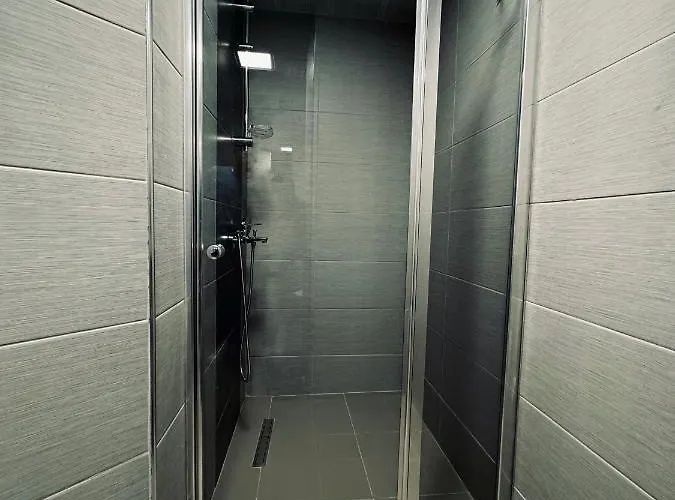 Royal Kate Included, 32nd Floor Skopje