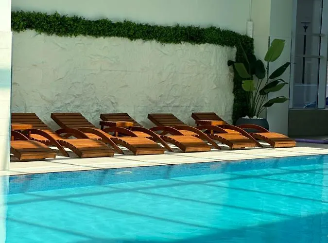 Royal Kate Included, 32nd Floor