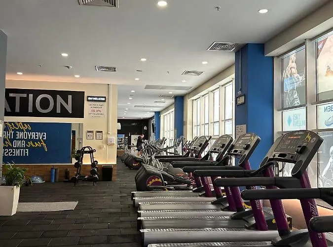 Royal Kate Included, 32nd Floor Apartment