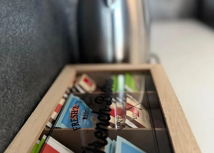 Royal Kate Included, 32nd Floor Apartment *