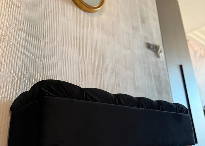 Royal Kate Included, 32nd Floor